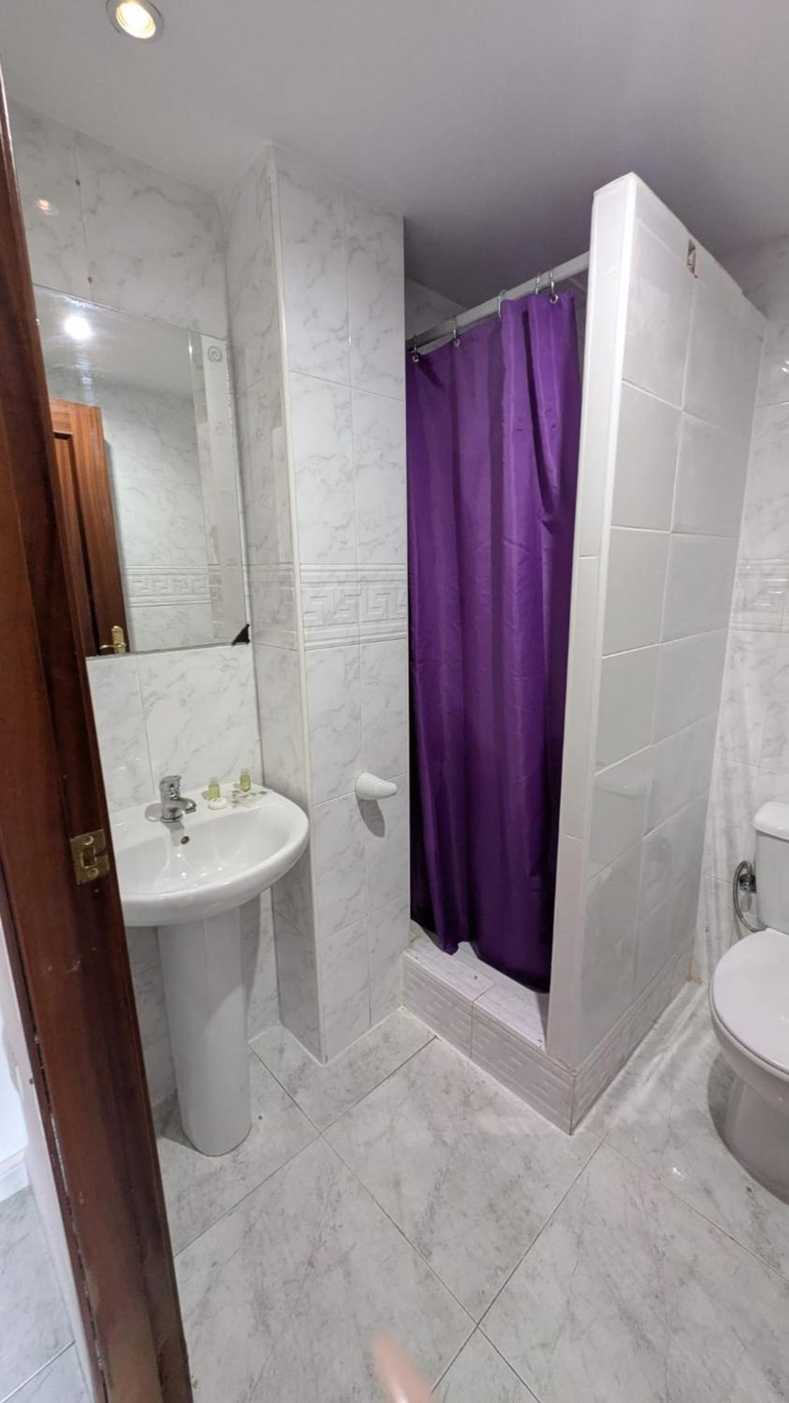 Hostal Europa Tarragona Buitenkant foto